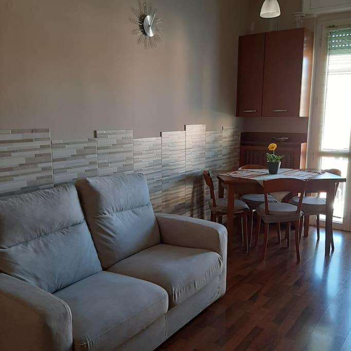 Apartamento Mice Ottima Soluzione Per Il Centro E La Svizzera Como Exterior foto