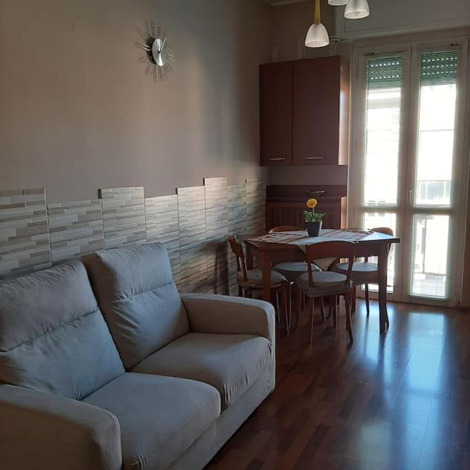 Apartamento Mice Ottima Soluzione Per Il Centro E La Svizzera Como Exterior foto